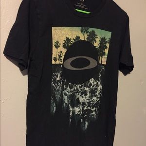 EUC Oakley Tee